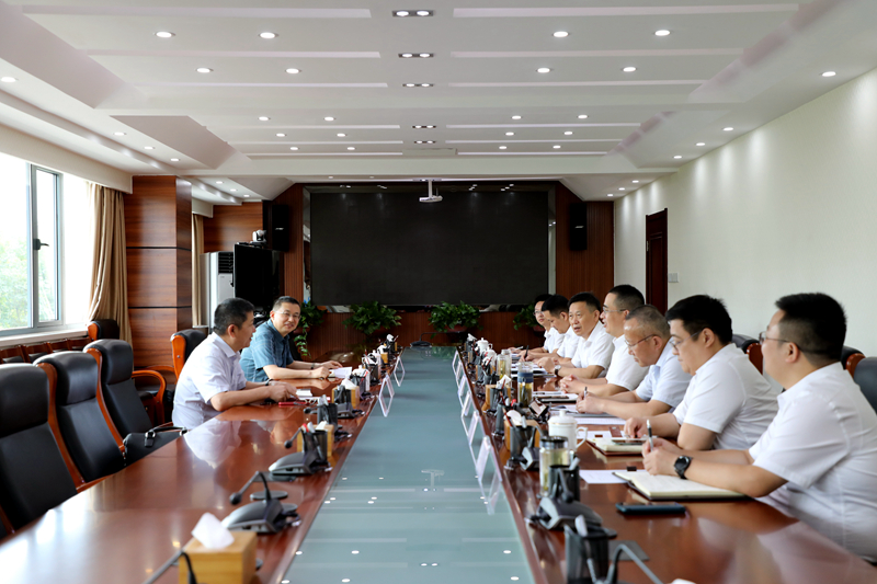 建工控股黨委委員、總會(huì)計(jì)師王淑德赴公司調(diào)研 - 副本